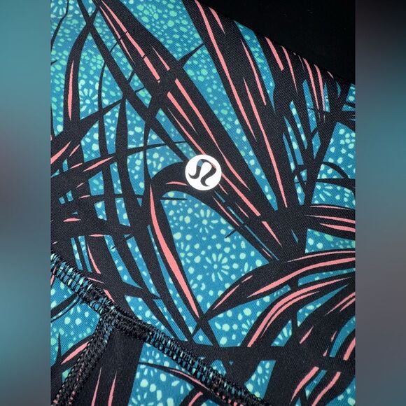 Lululemon High Times Pant Palm Lace Tofino Teal Multi size 6 EUC - Picture 2 of 9
